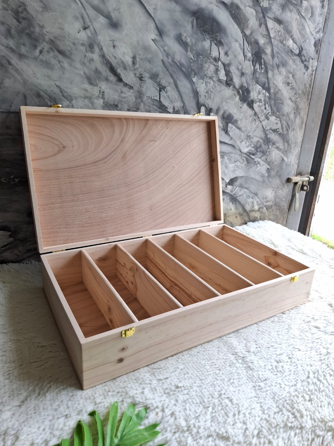 กล่องใส่ไวน์แบบ 6 ขวด