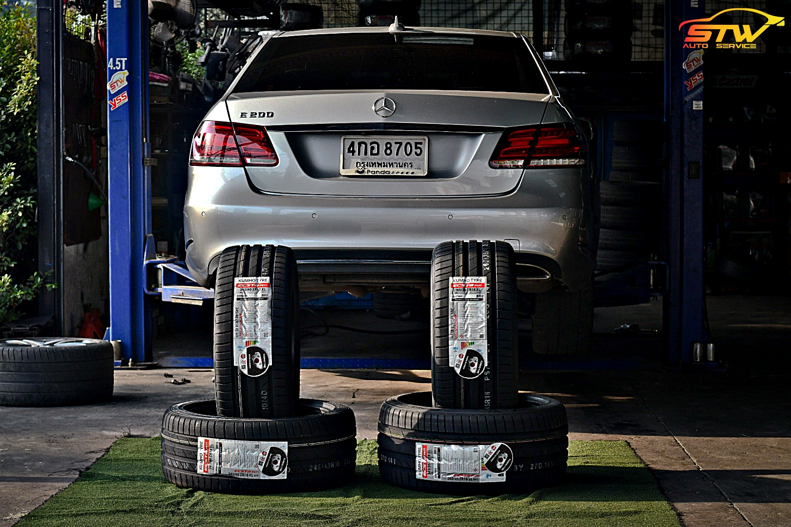 ยาง KUMHO ECSTA PS71 F 245/40R18 97Y R 265/35R18 97Y ติดตั้งใส่ Mercedes Benz E220