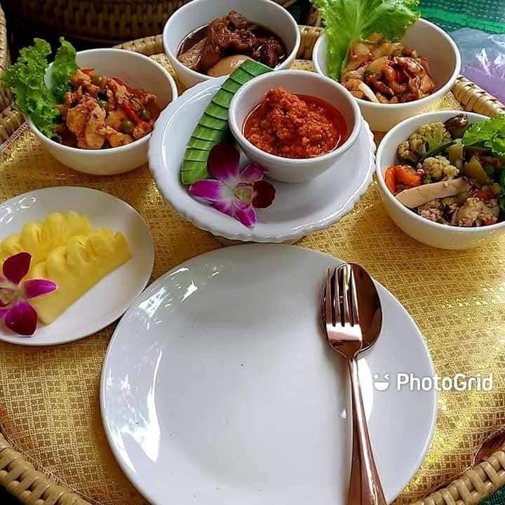 อาหารถวายพระ
