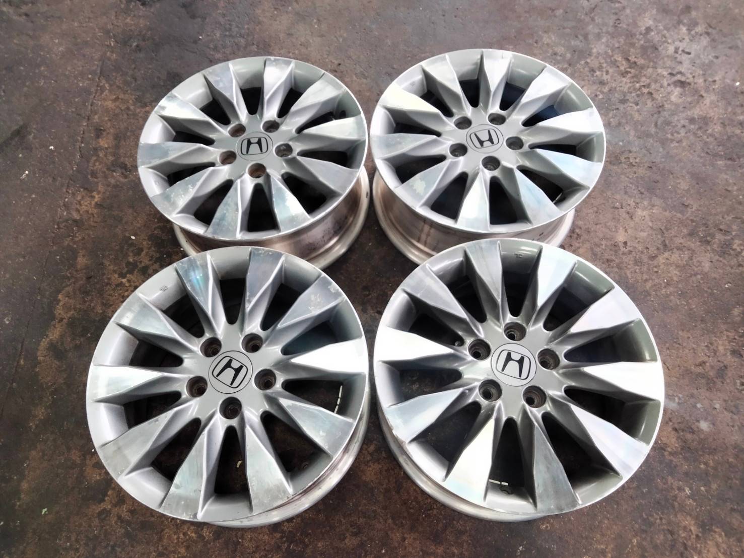 ล้อ Civic FD MC 16* x 6.5" Et45 ตามสภาพ