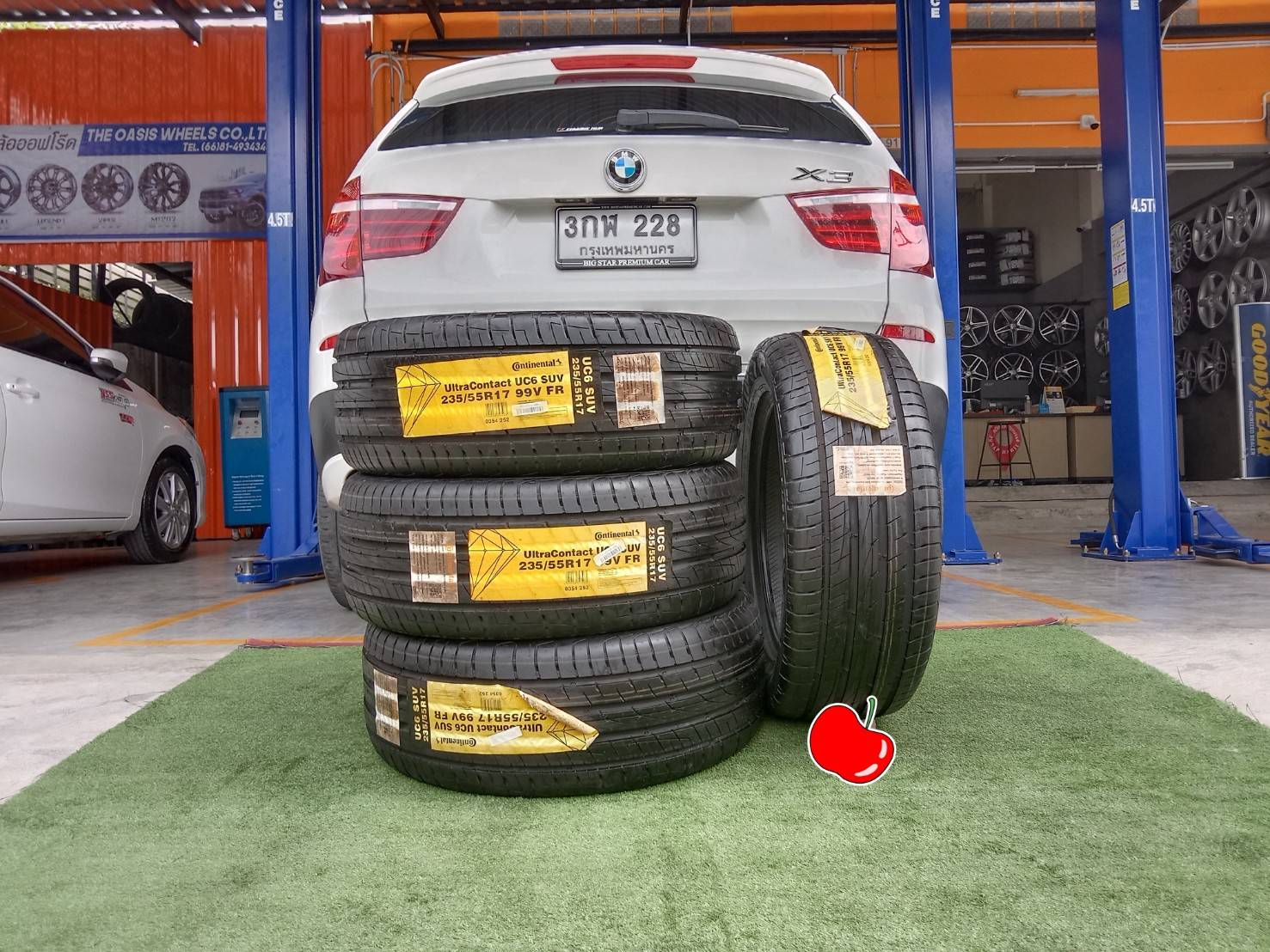 ยางใหม่ CONTINENTAL UltraContact 235/55 R17 UC6 SUV