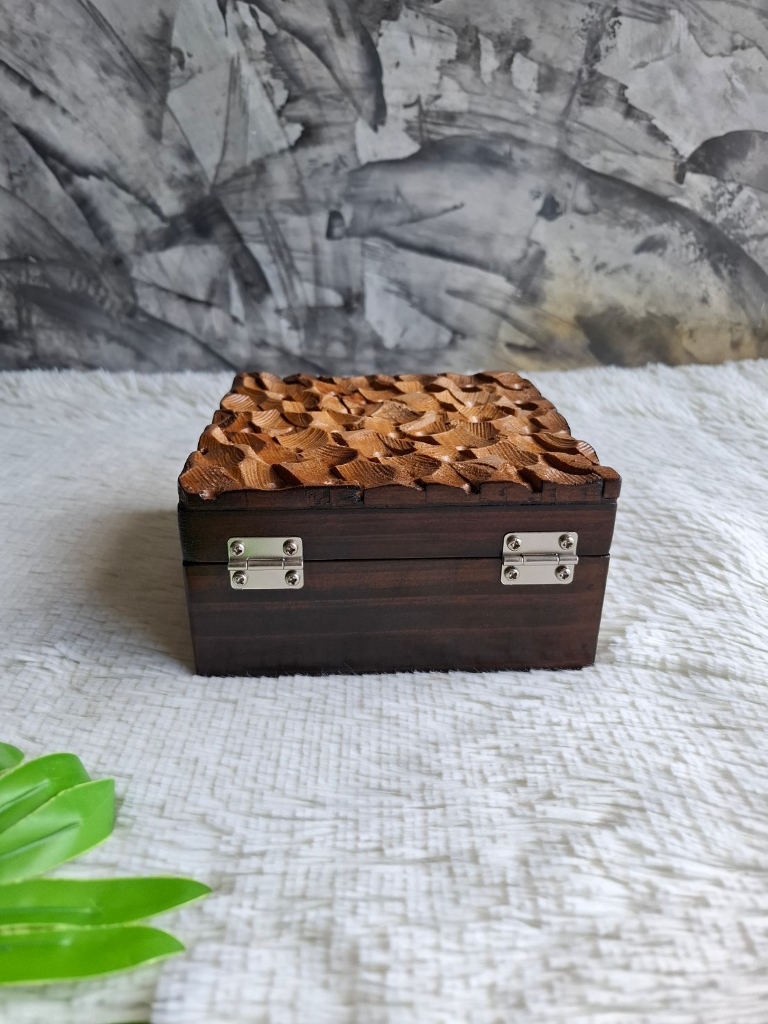 กล่องไม้แกะสลัก
