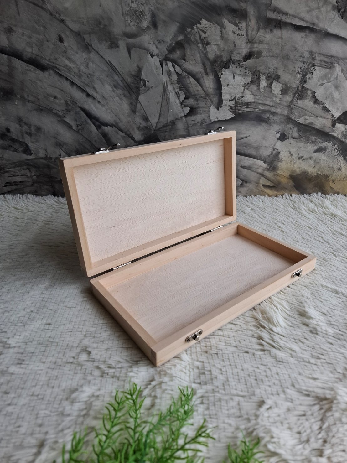 กล่องไม้สนฝาล็อค