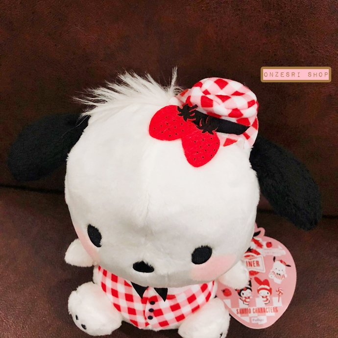 ตุ๊กตา Pochacco Strawberry Diner Cafe (Limited) ขนาด 22 x 19 x 10 ซม. ไม่มีวางขายทั่วไป มีเฉพาะที่คาเฟ่เฉพาะกิจที่ญี่ปุ่นเท่านั้น