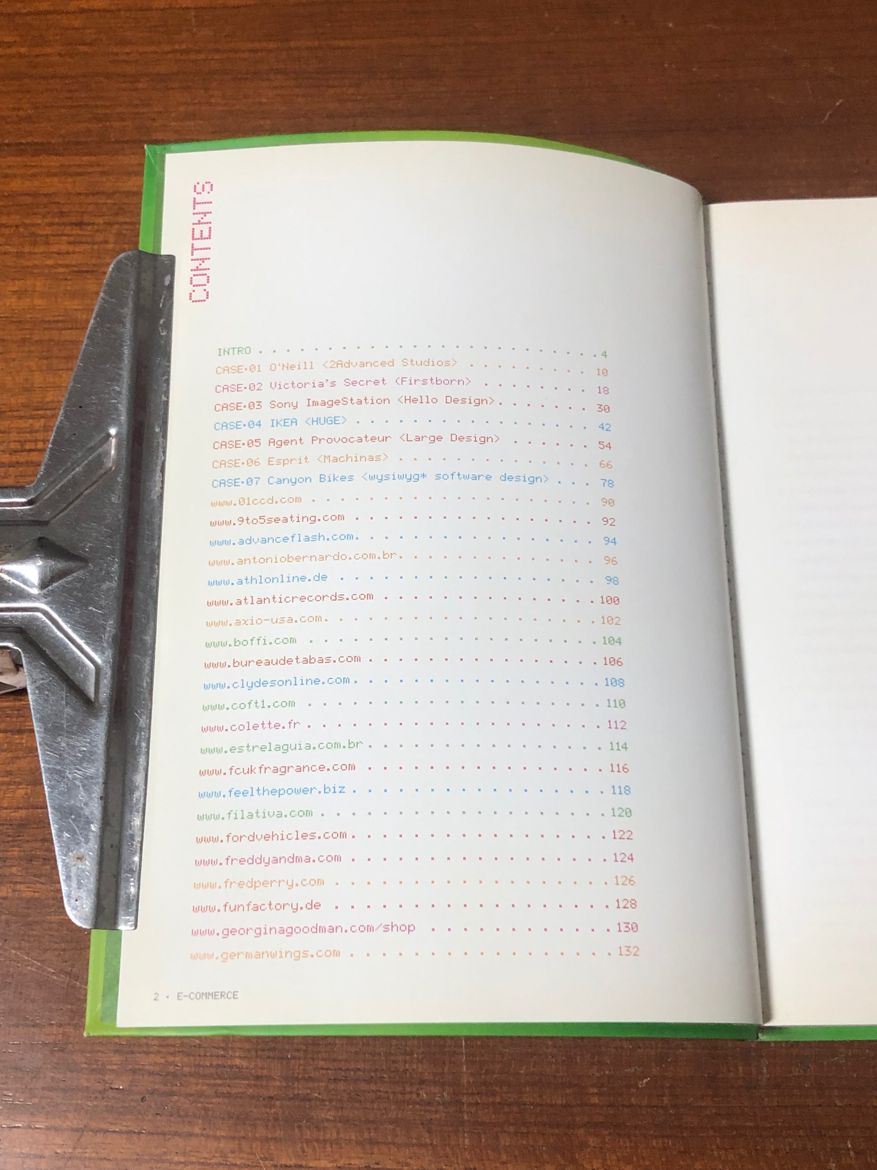 WEB DESIGN : E-COMMERCE / Ed.Julius Wiedemann