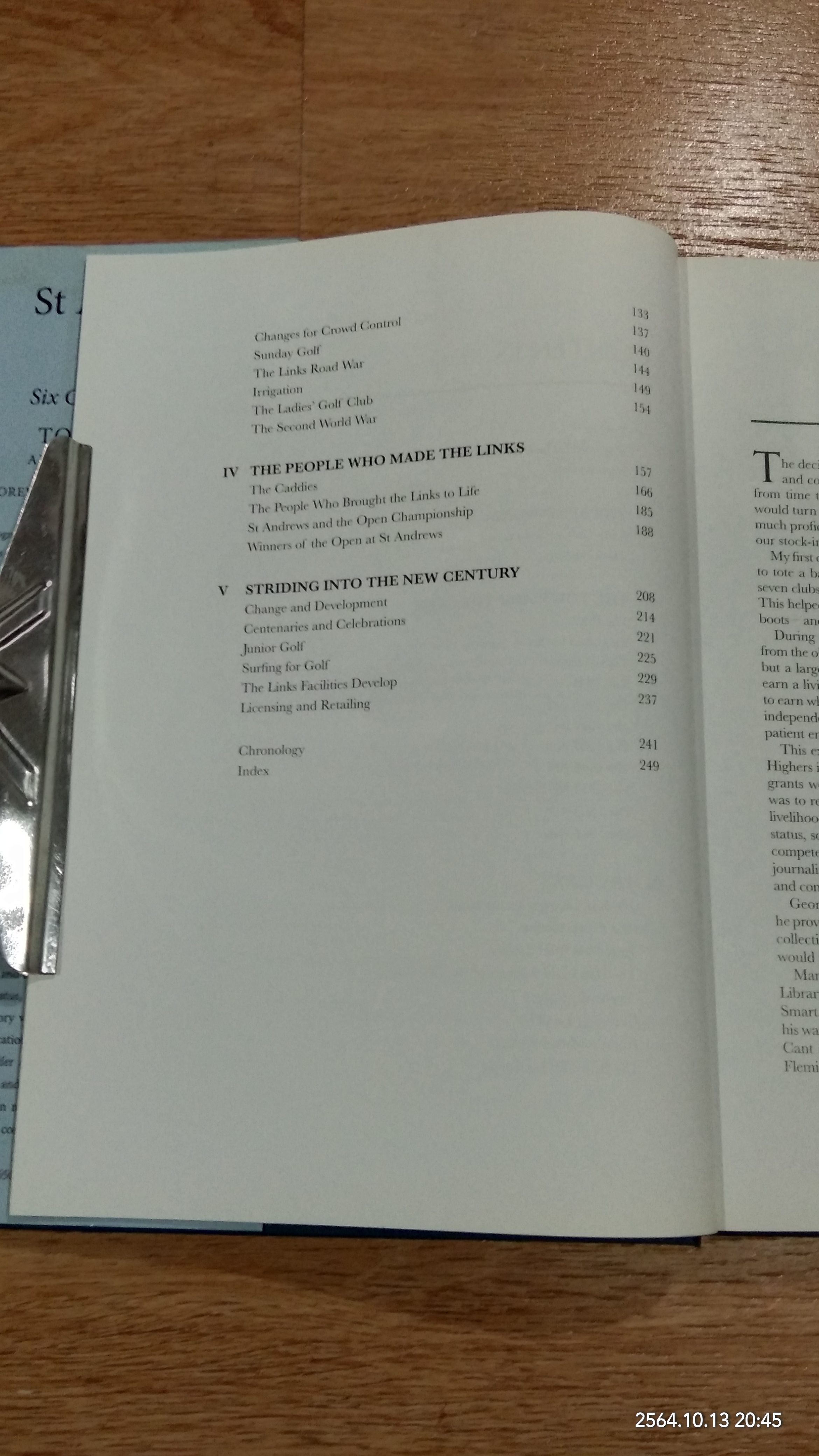 St Andrews Links Six Centuries of Golf / TOM JARRETT (มีรอยโดนน้ำ)