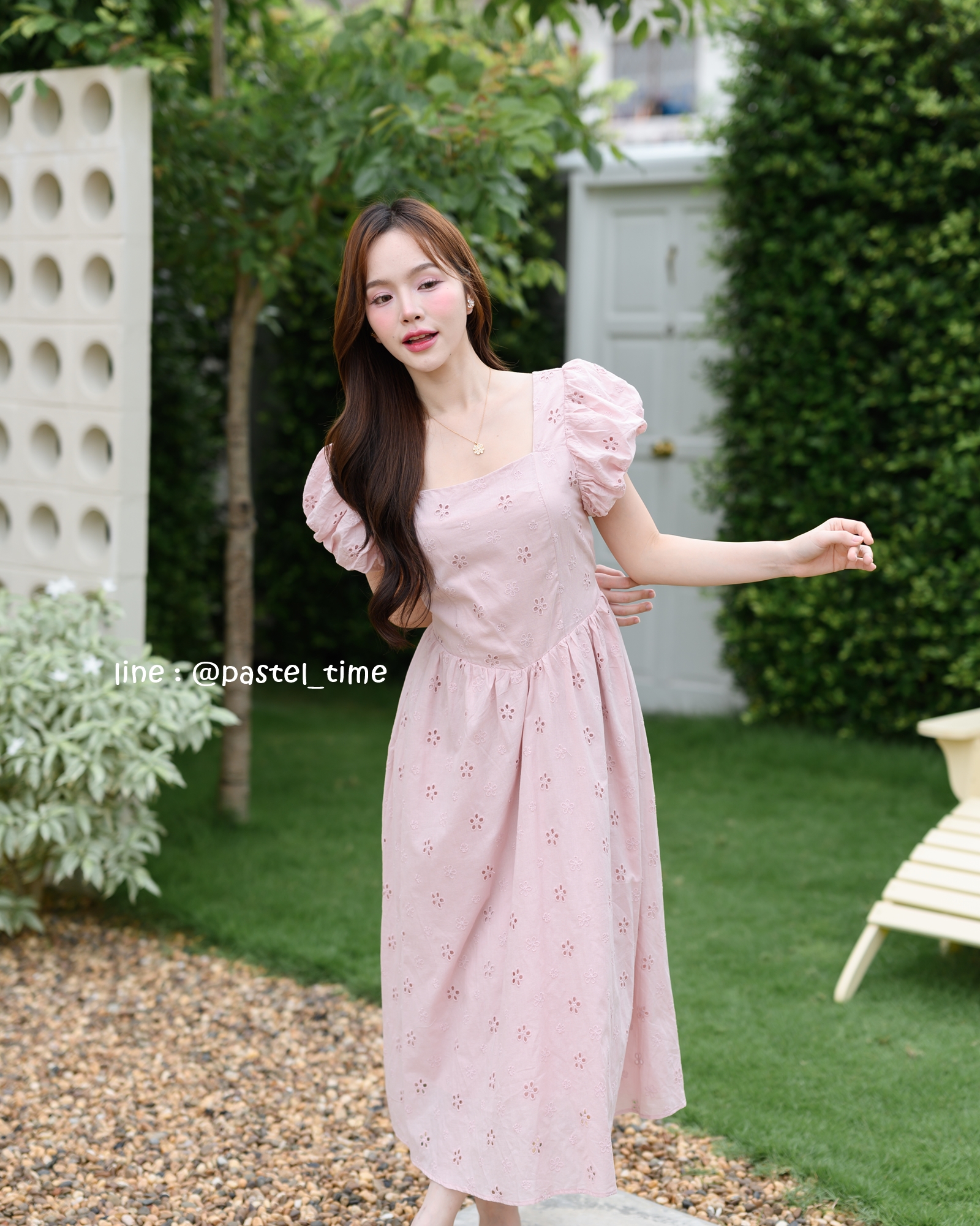 Princess Lace Midi Dress : สีชมพู
