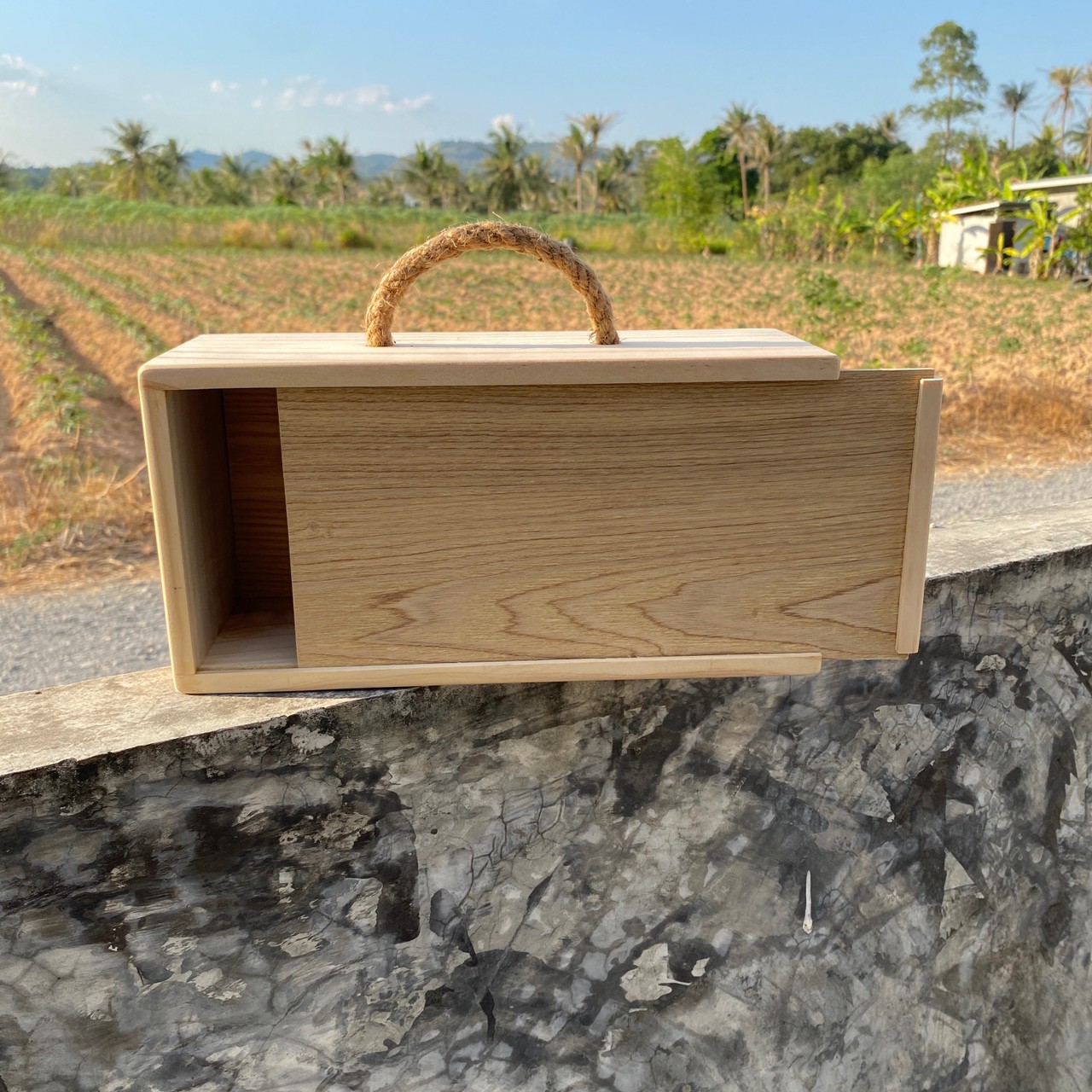 กล่องฝาสไลด์ หูจับเชือก (Wooden box with slide lid)