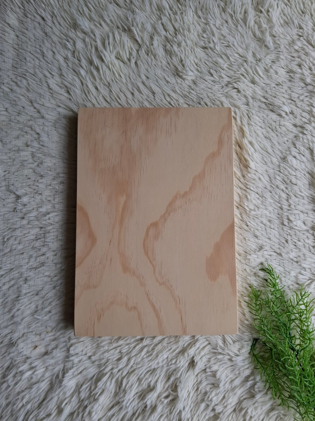 ถาดไม้สน