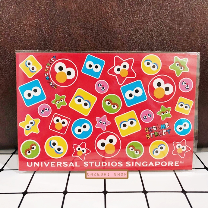 Sesame Street Postcard from Universal Studios Singapore ลายสีแดง (ใบนี้ตรงด้านหลังจะมีรอยหน่อยนะคะ เป็นมาตั้งแต่แรกแล้ว)