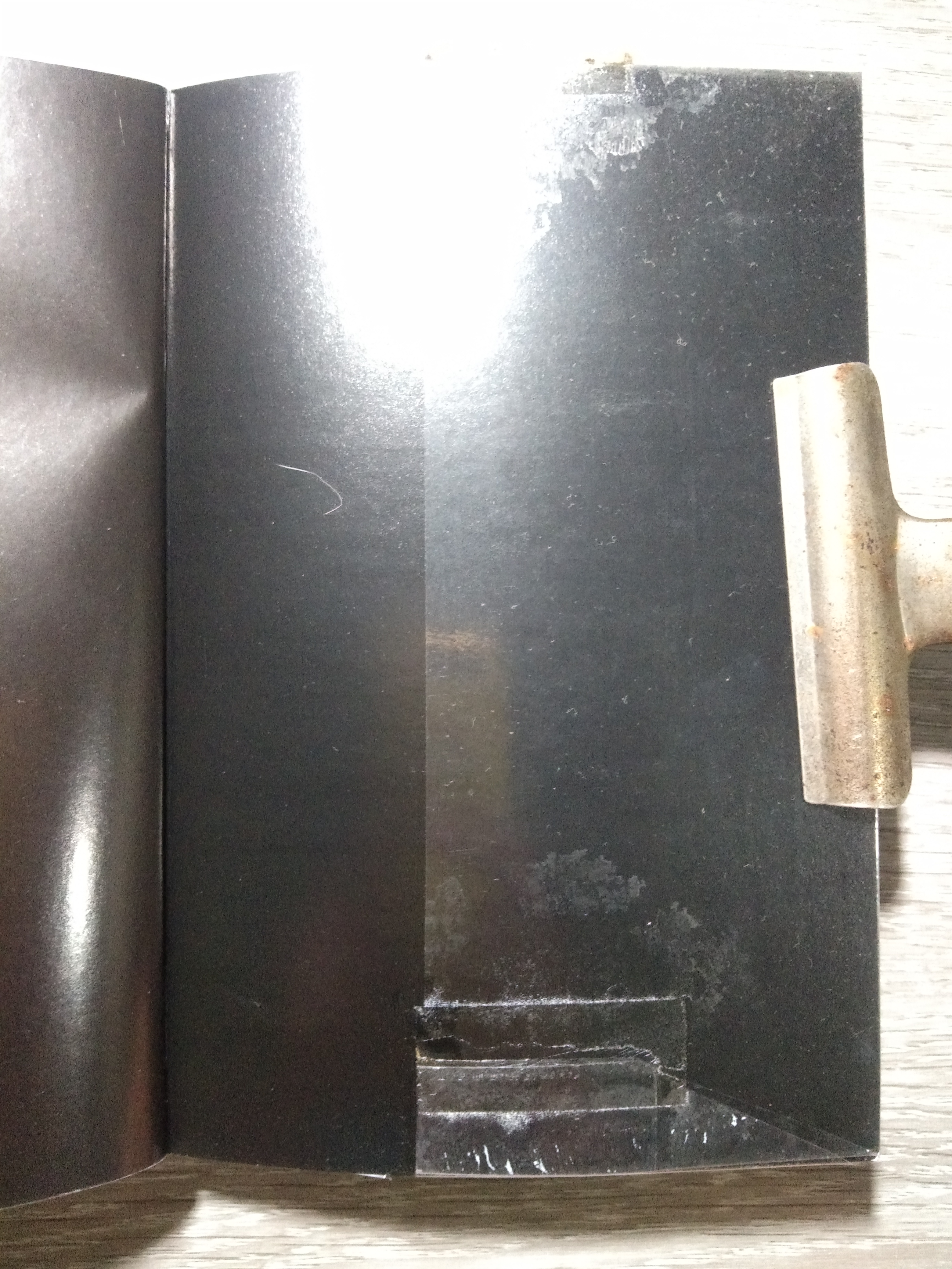 ตรงกลางที่ต่างกัน / เอ เทพรัตน์ (หนังสือสภาพไม่สมบูรณ์)