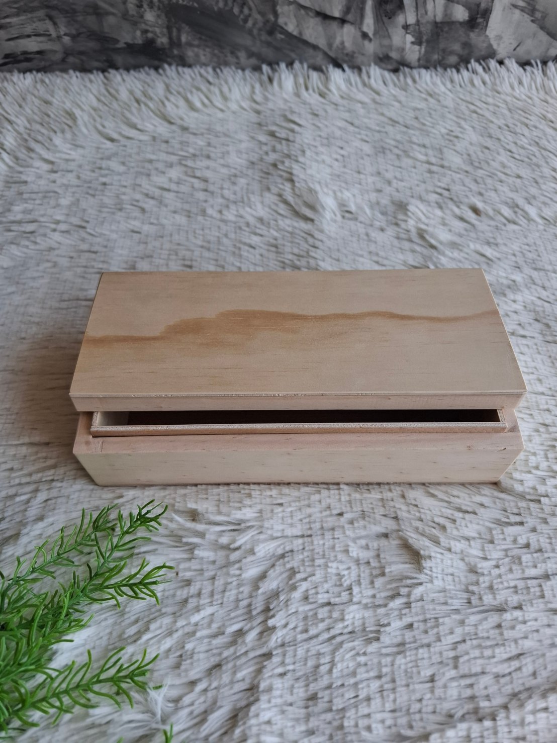 กล่องไม้ฝาครอบ