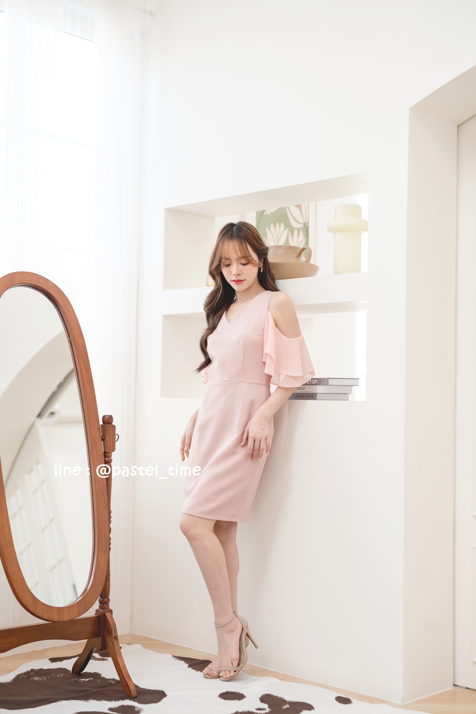 Vela off-shoulder dress : สีชมพู