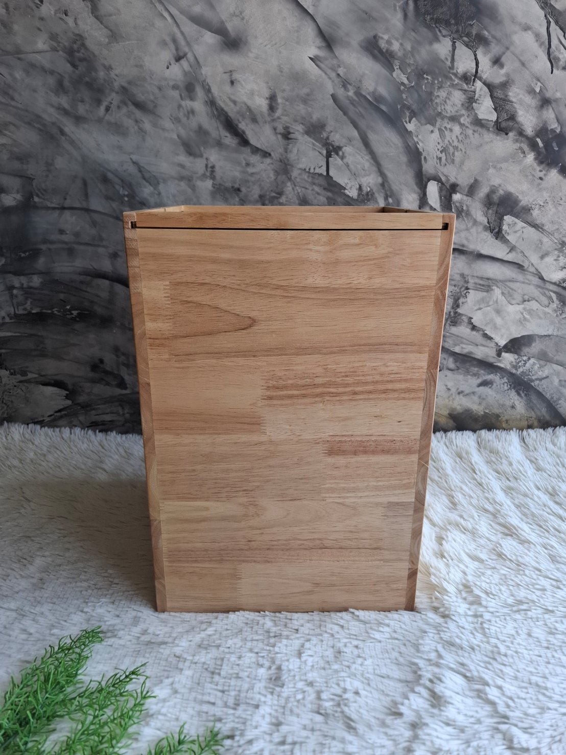 กล่องฝาสลได์