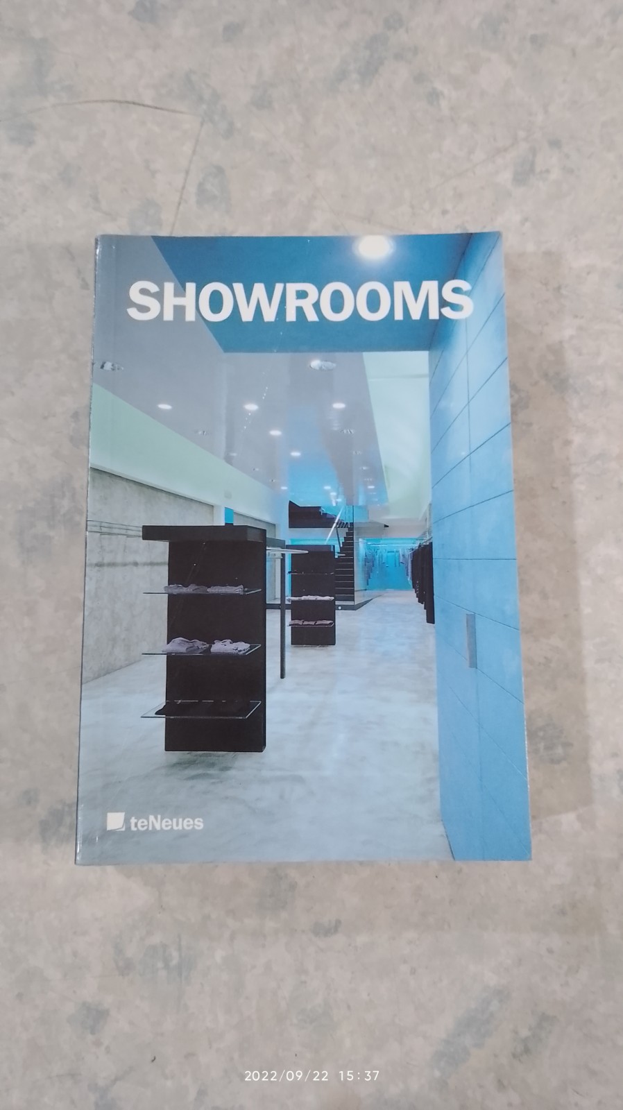 SHOWROOMS : teNeues