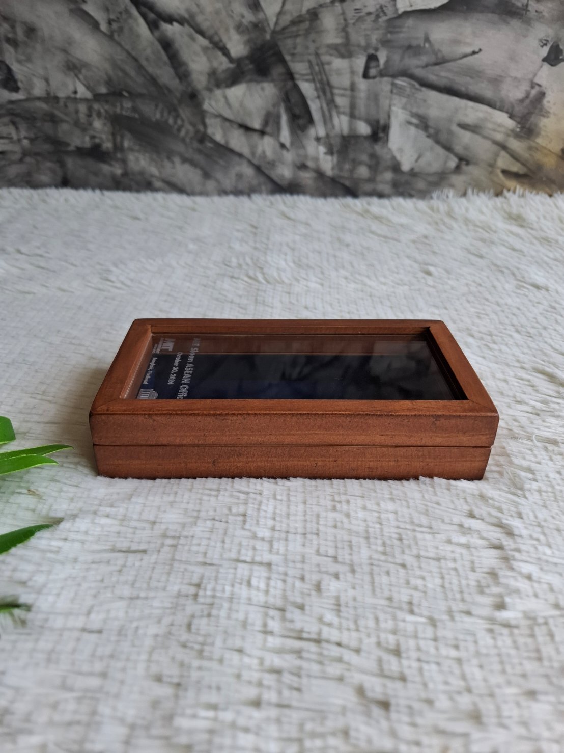 กล่องไม้ฝาล็อคอคิลิค