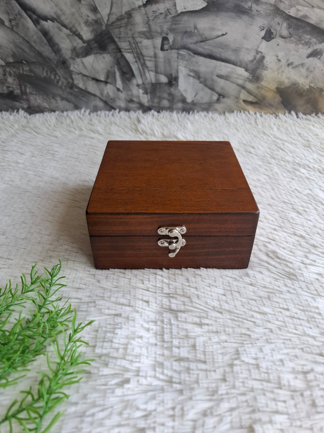 กล่องไม้สนฝาล็อค