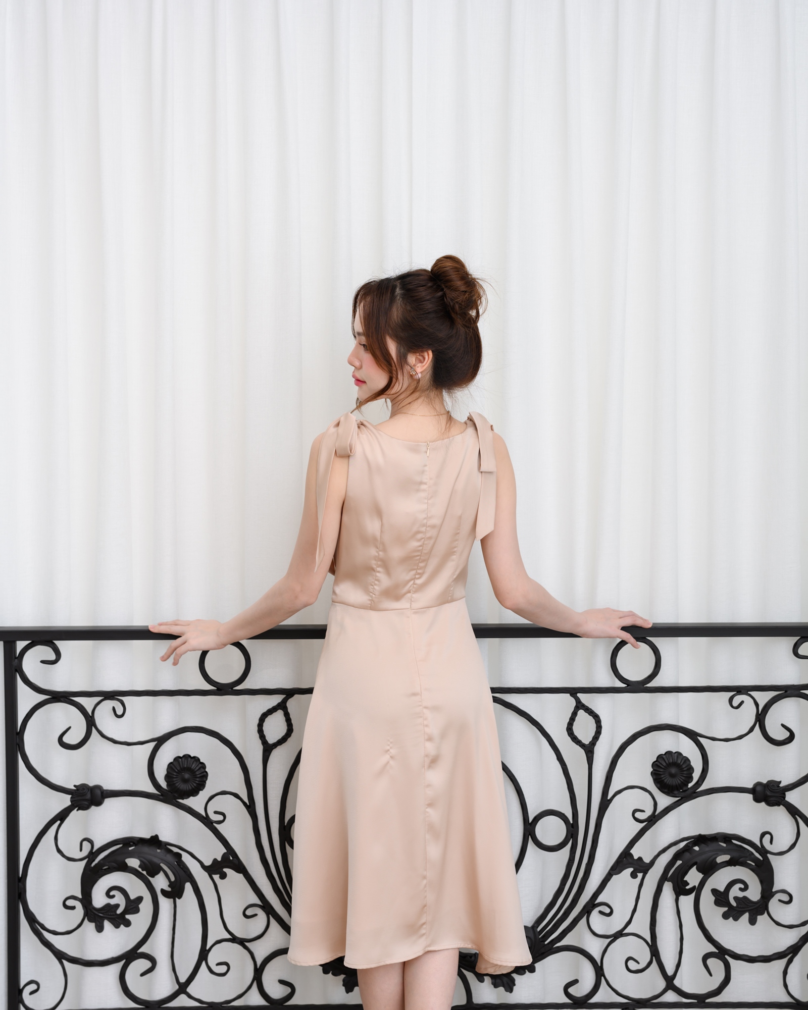 Amour Dress : สีแชมเปญ (โบว์ผูกได้หลายแบบ)