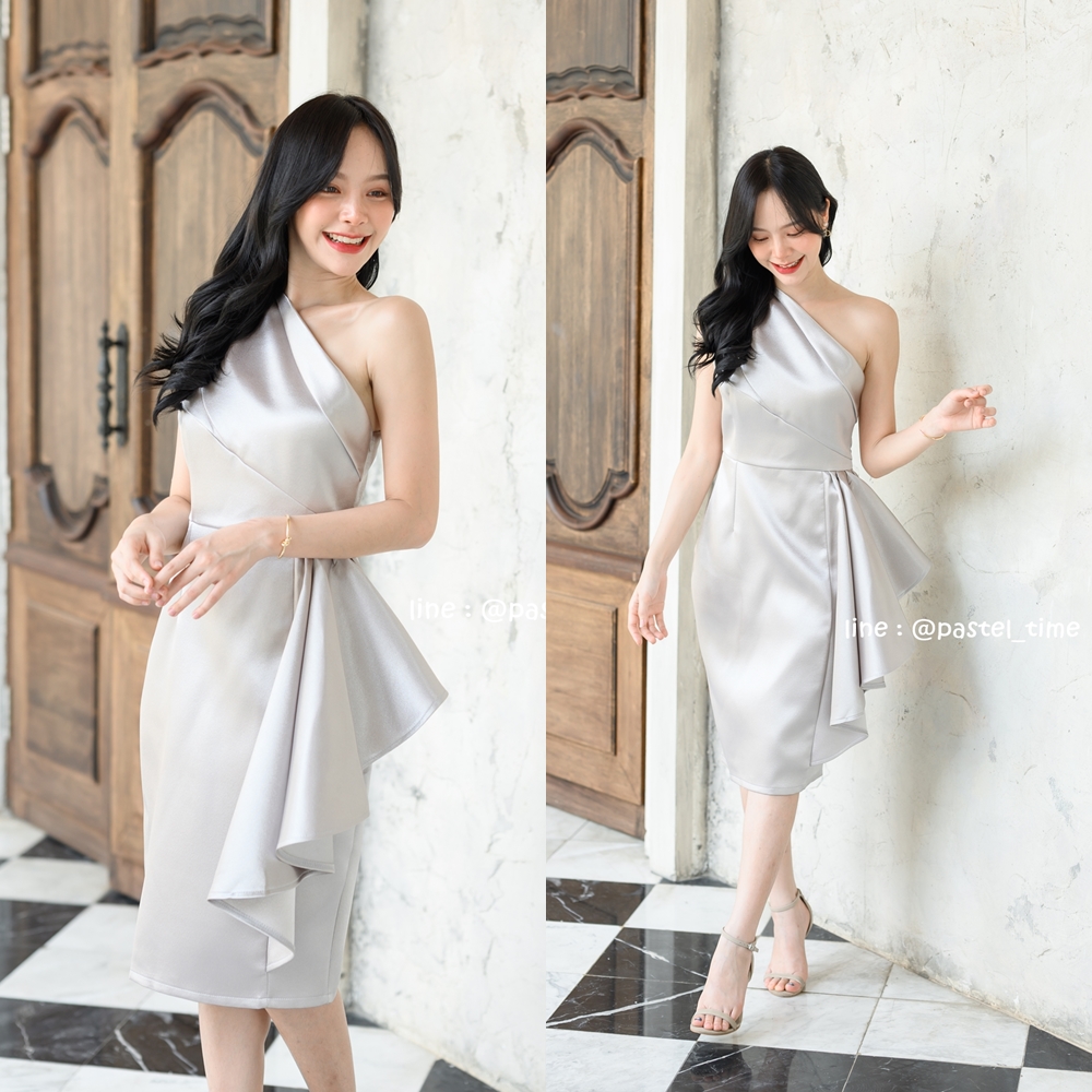 Micha Layered Silk Satin Dress – Silver : เดรสสั้นสีเงิน