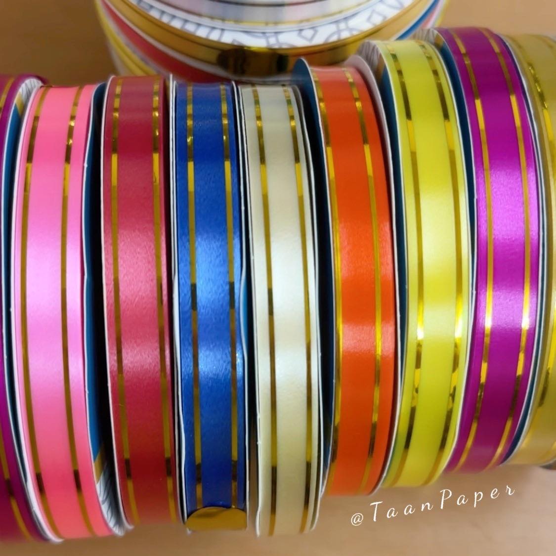 ริบบิ้นขอบทอง เบอร์2 ตราเหรียญคู่ เนื้อดี ไม่แตก สำหรับพับเหรียญโปรยทาน