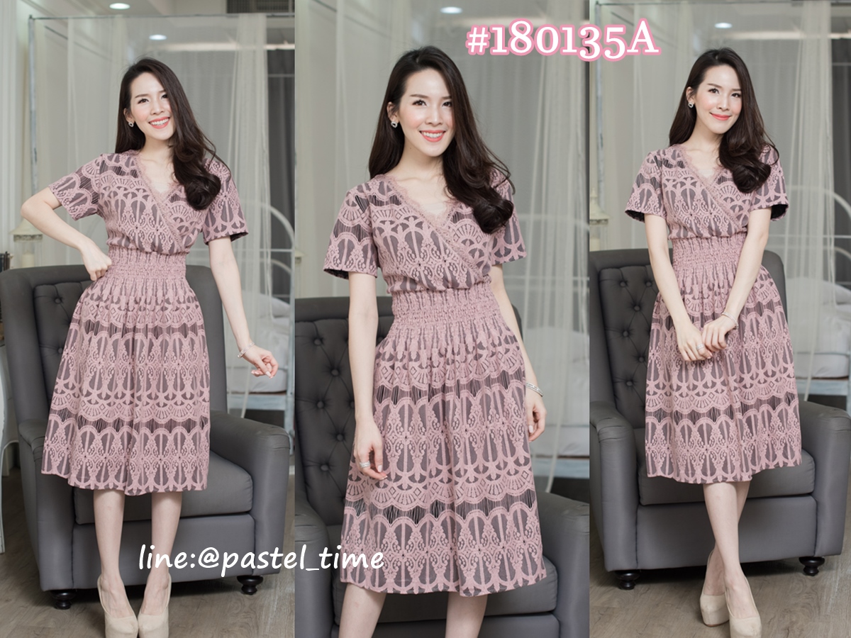 Crown Lace Dress – สีชมพู