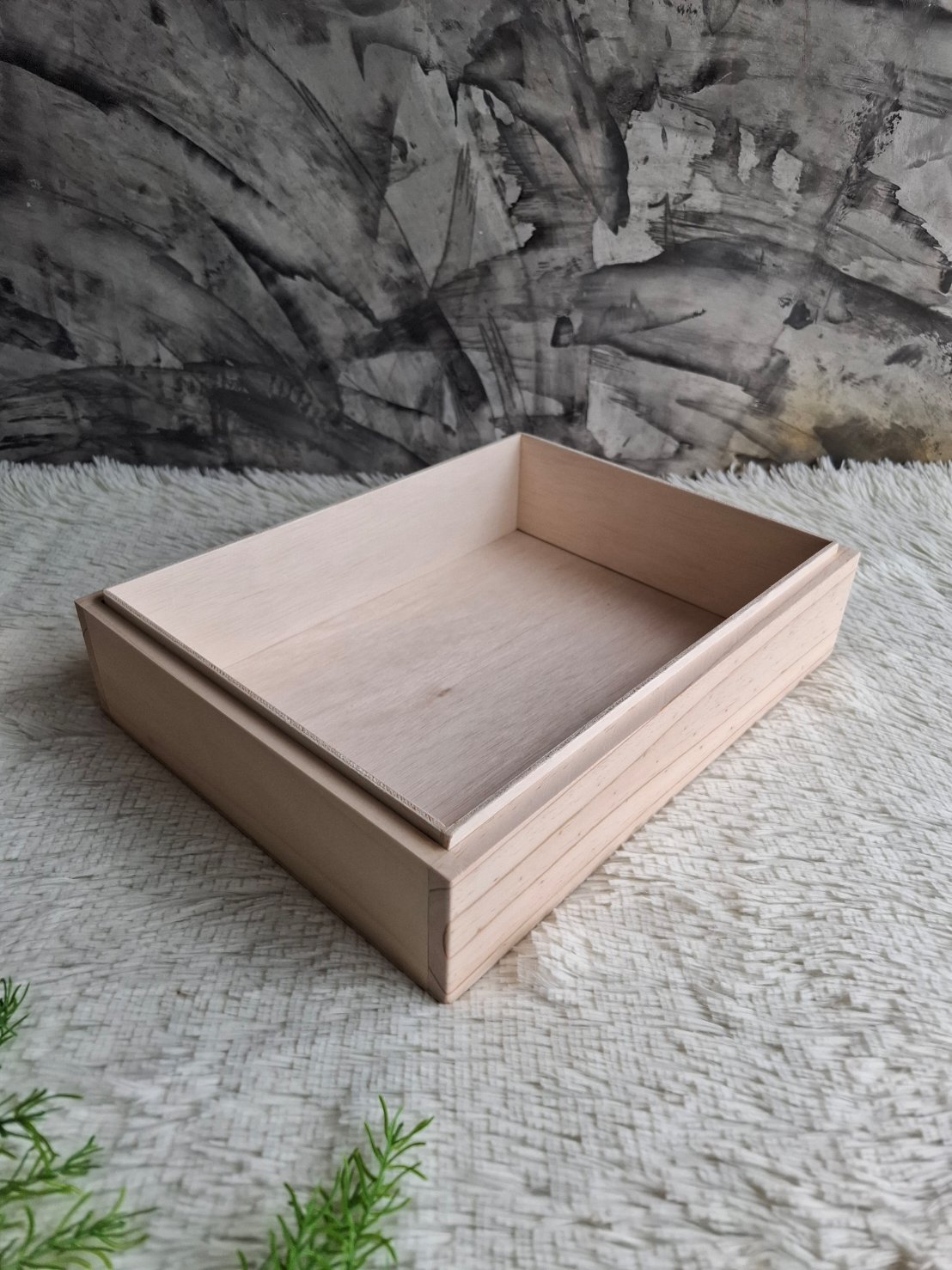 กล่องไม้ฝาครอบ