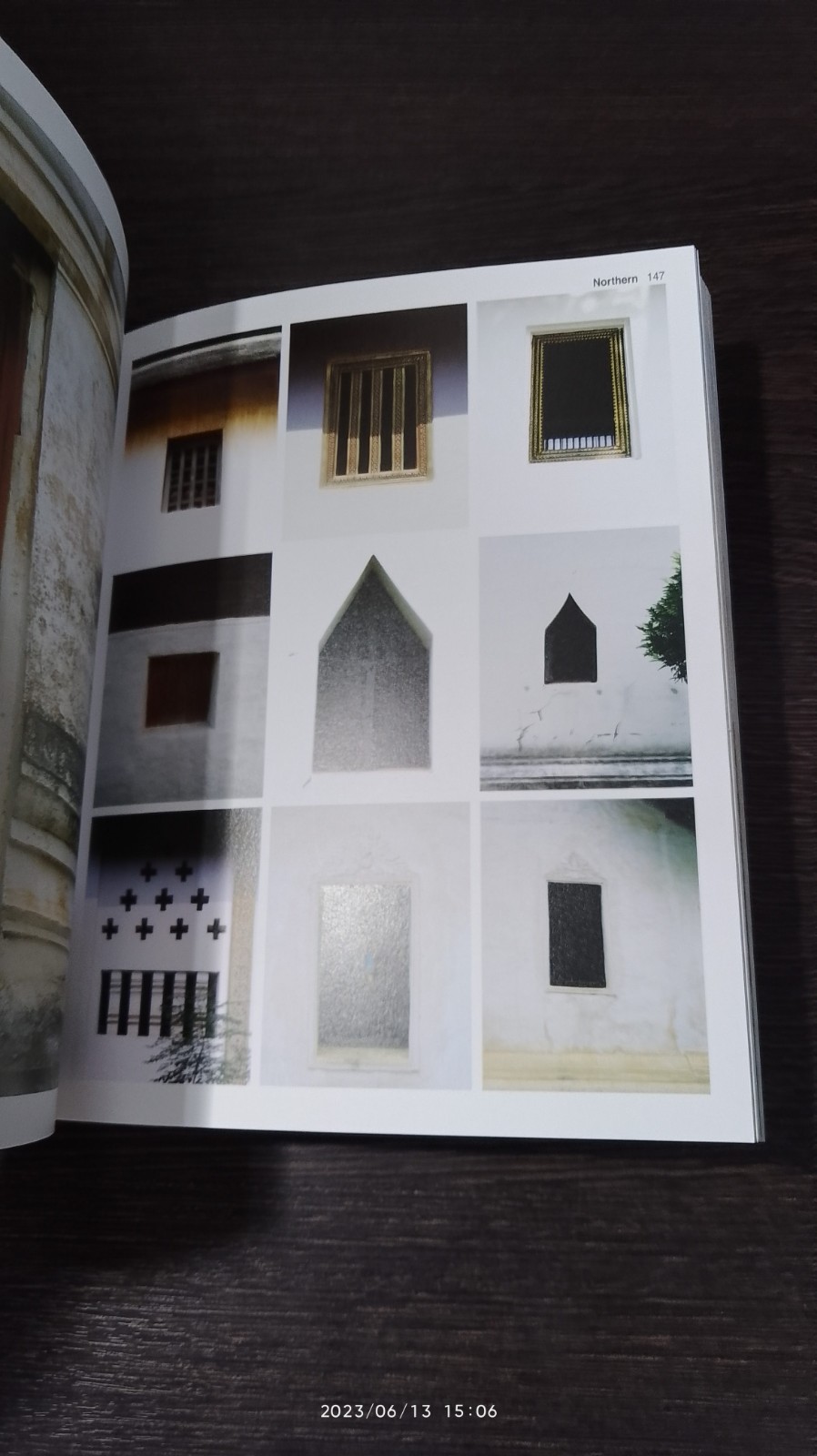 DOORS & WINDOWS / นิธิ สถาปิตานนท์