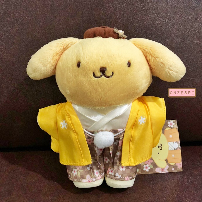 ตุ๊กตา Sanrio Japanese Kimono & Sakura Series แบบ Pompompurin ขนาด 13.5 x 9.5 x 20 ซม.