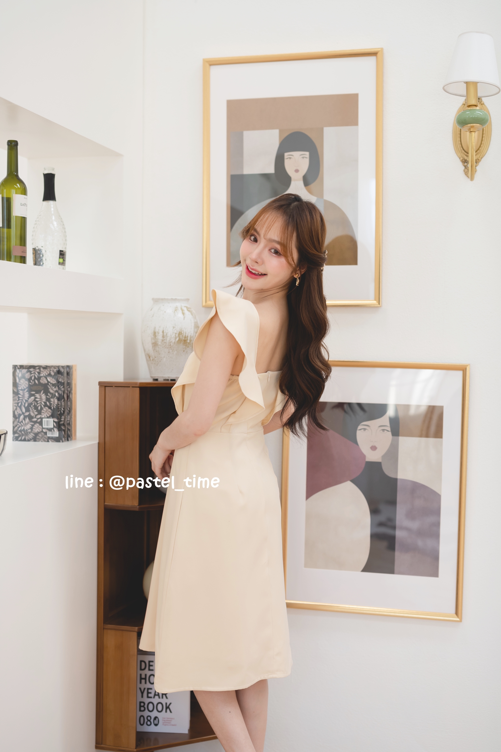 Rika Ruffle Dress : สีครีม