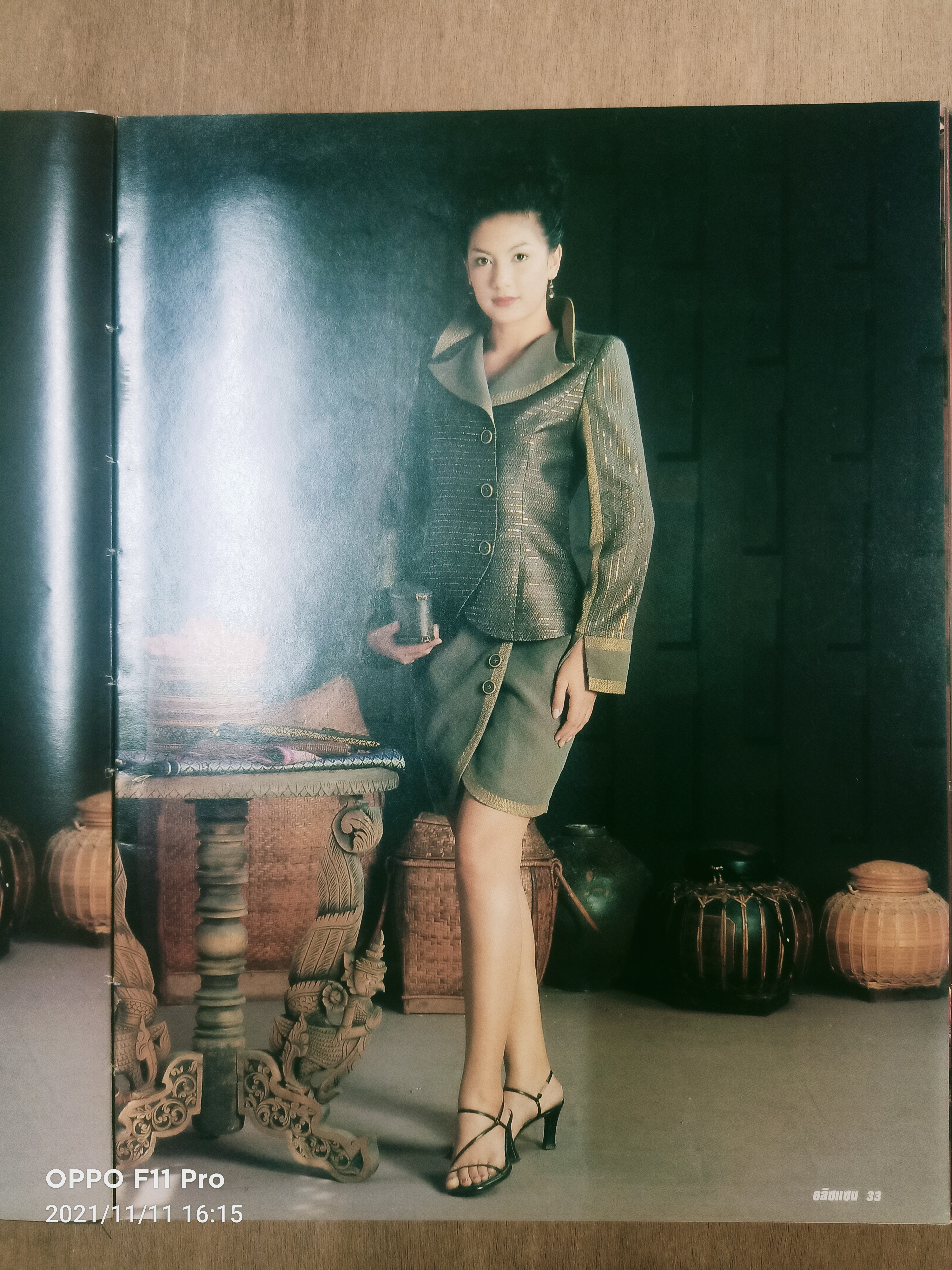 เดอลุคผ้าไทย DELUXE FASHION THAISILK COLLECTION / โดย เล็กอัมพรเพ็ชร