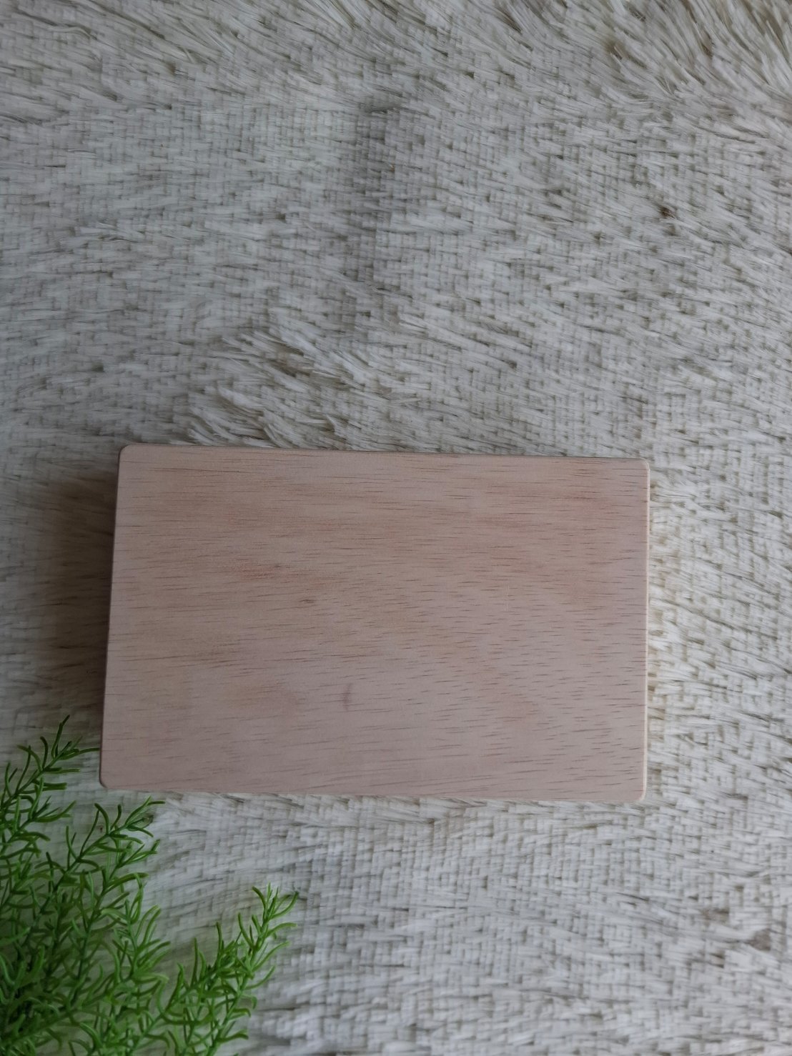 กล่องไม้ฝาครอบ