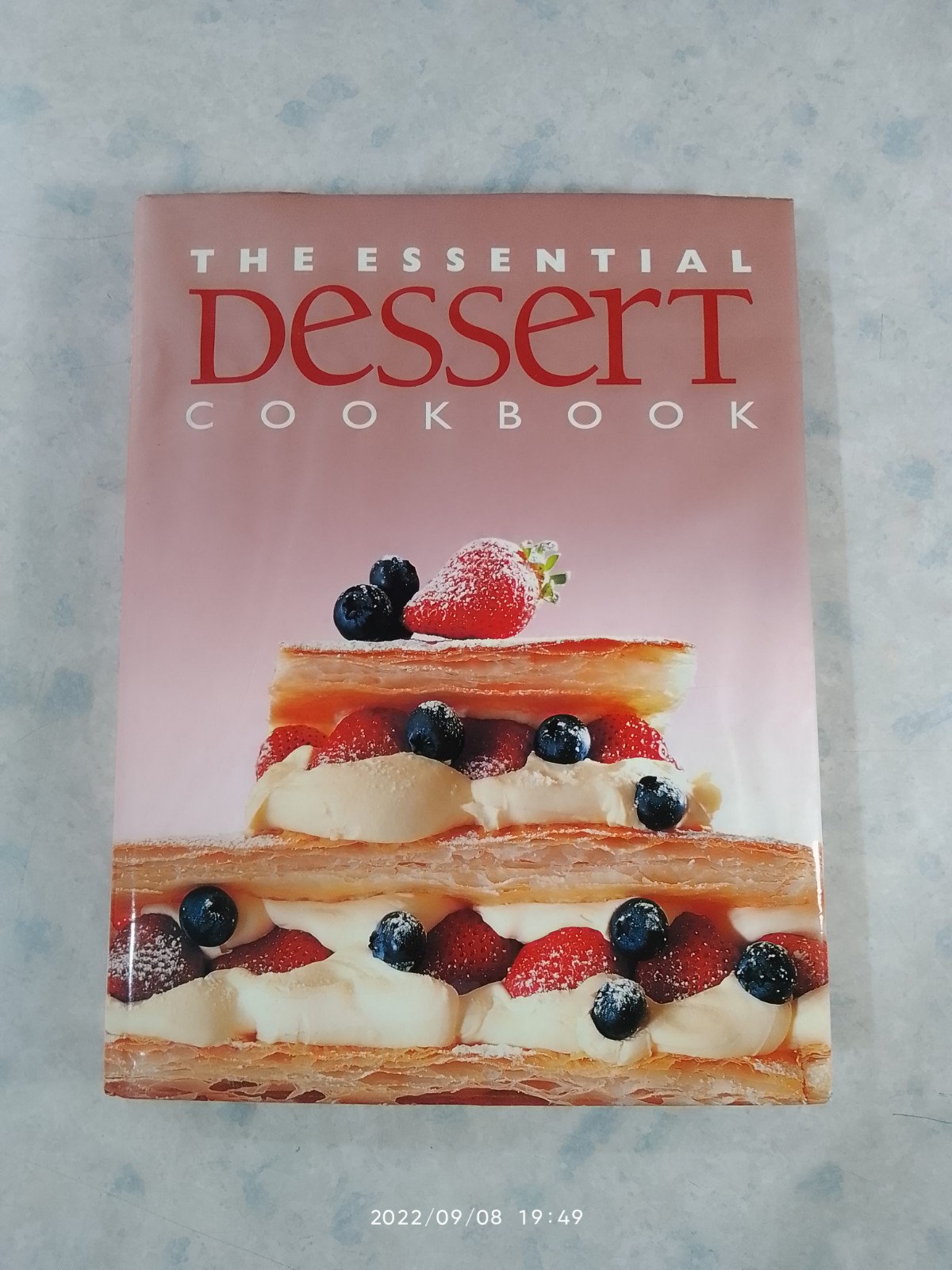 THE ESSENTIAL DESSERT COOKBOOK