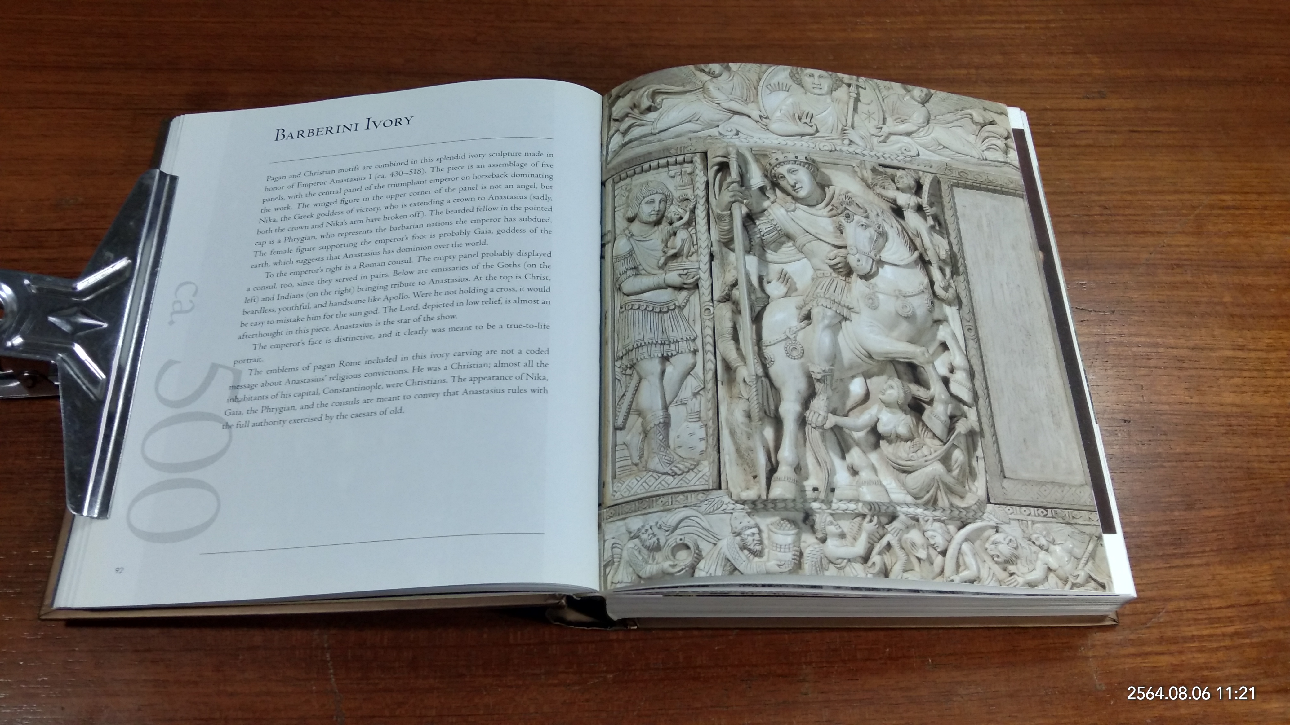 THE BOOK OF ART / THOMAS J.CRAUGHWELL