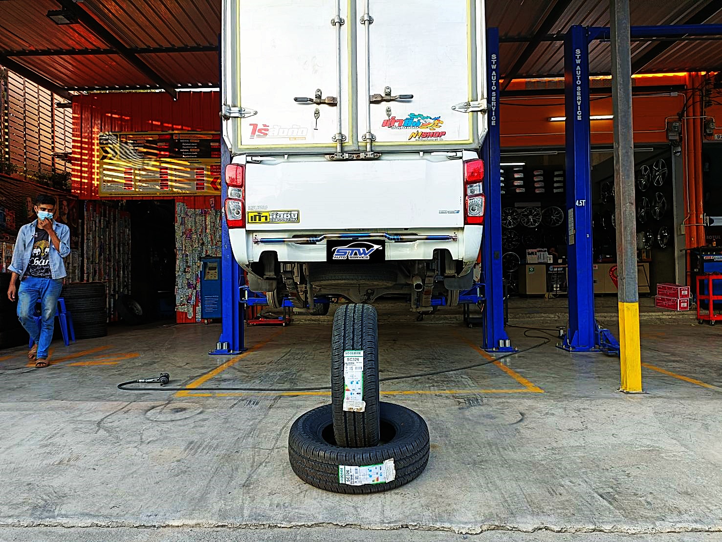 ยาง GOODRIDE SC326 225/75R15 8PR 116/114Q ติดตั้งใส่ ISUZU HI-LANDER