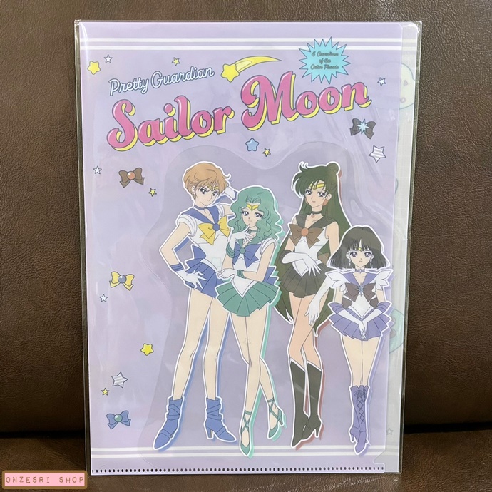 แฟ้ม A4 ลาย Sailor Moon แบบสีม่วง ด้านหน้าเป็นรูปไดคัทเปิดปิดได้