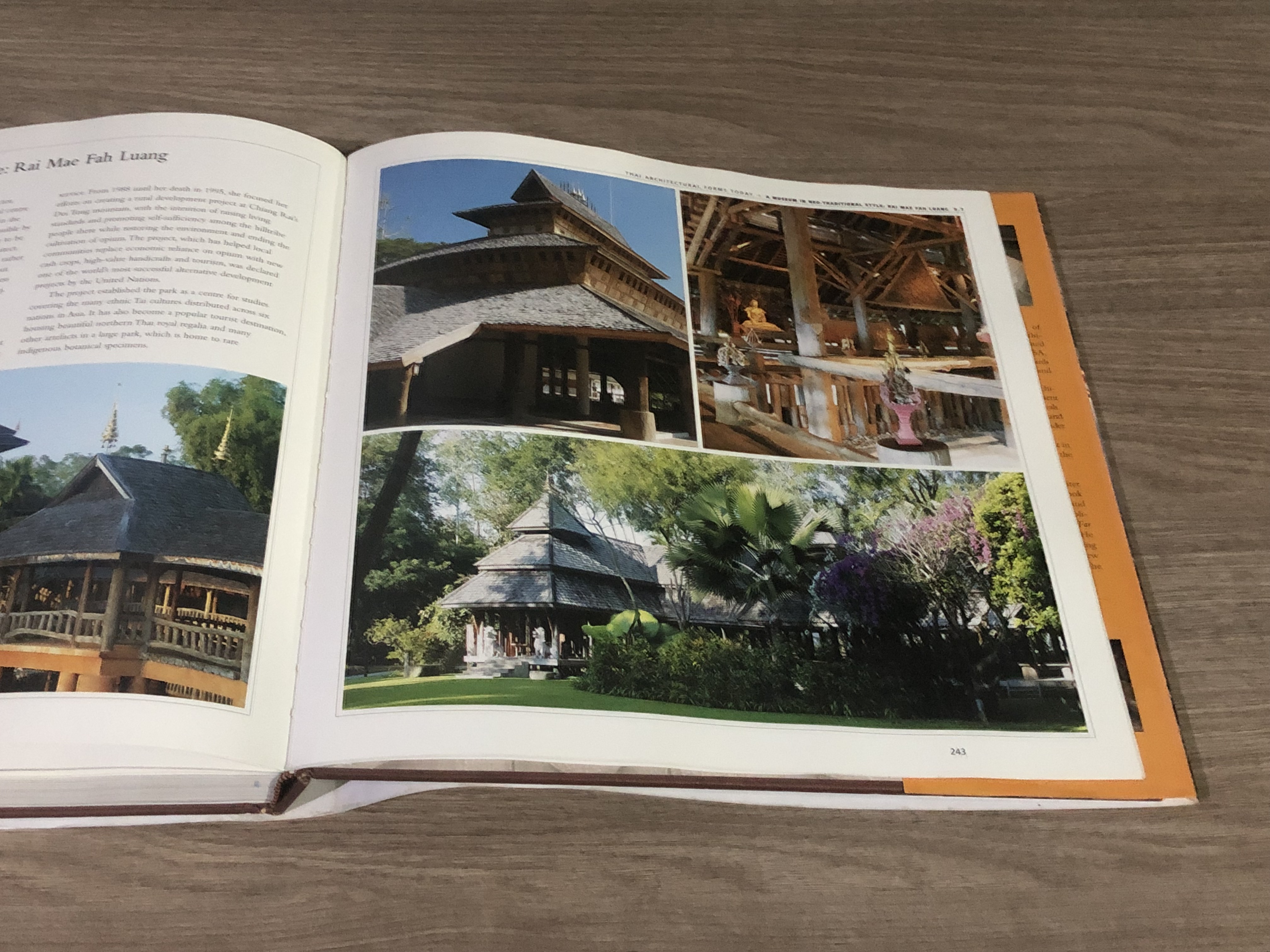 Architecture of Thailand : A Guide to Traditional and Contemporary Forms / Nithi Sathapitanon, Brian Mertens.