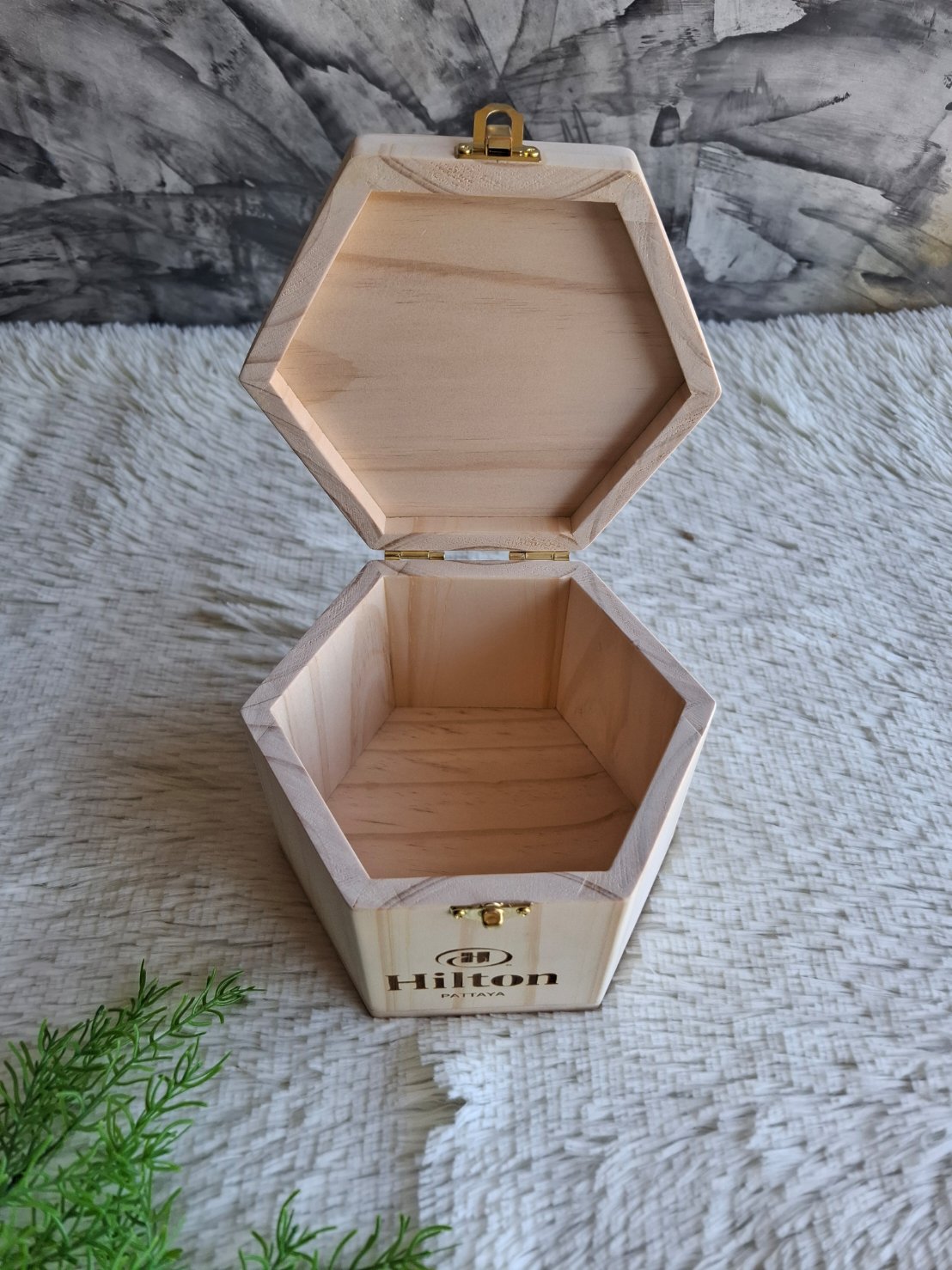 กล่องไม้โอมากาเสะ 6 เหลี่ยม