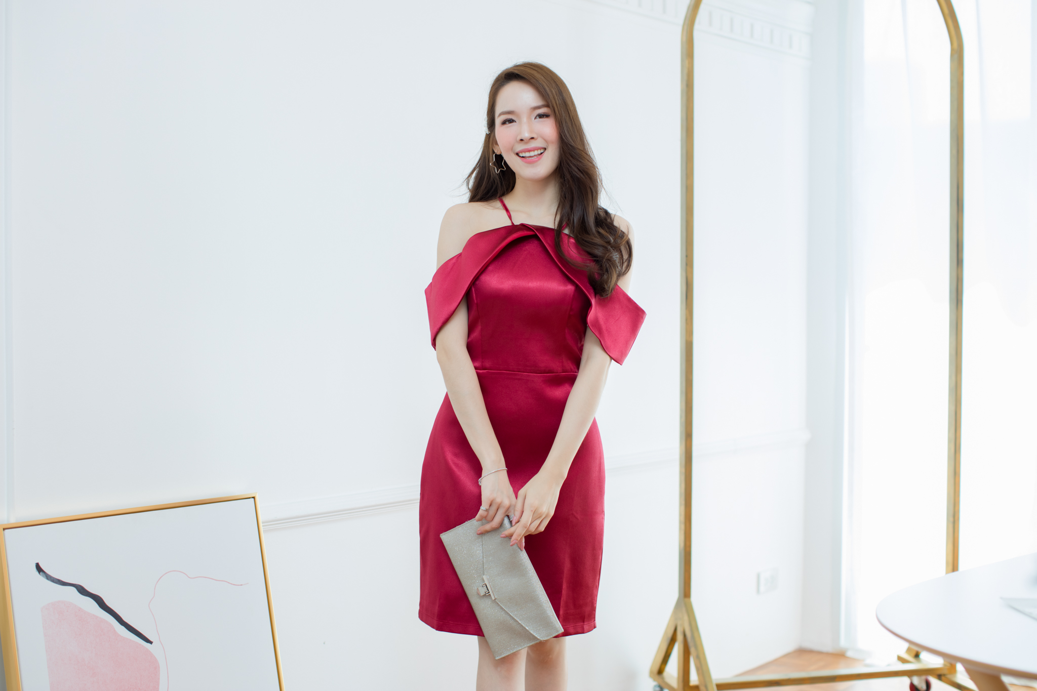 Feminist Silk Satin Dress – Vine สีแดงไวน์