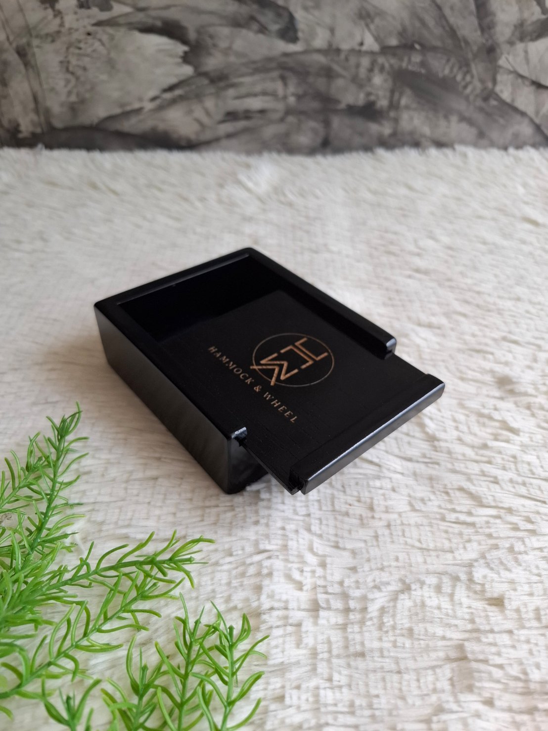 กล่องไม้ฝาสไลด์สีดำเงา