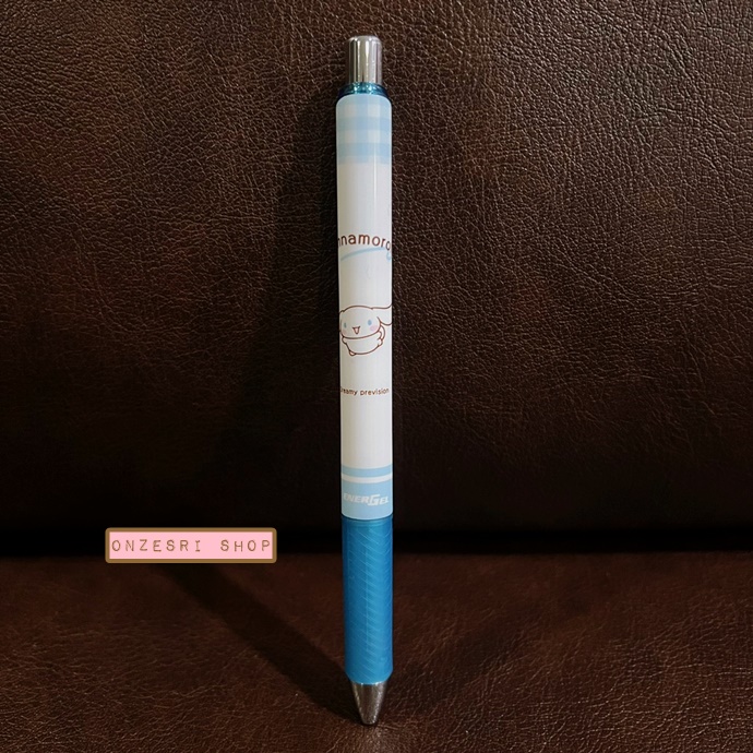 ปากกา Pentel Energel จากญี่ปุ่น ลาย Cinnamoroll สีขาวฟ้า หัว 0.5 หมึกสีดำ