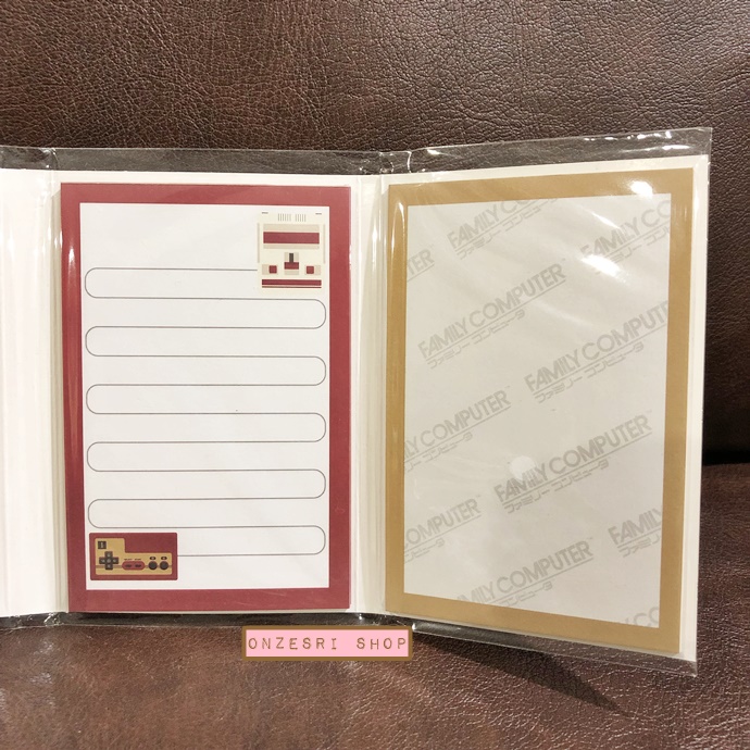 Memo Pad กระดาษโน้ตแบบเล่มจาก Famicom เป็นลายที่ระลึก Famicom แบบย้อนยุค ขนาด 7.5 x 1.2 x 11 ซม. มี 4 ลาย รวม 80 แผ่น