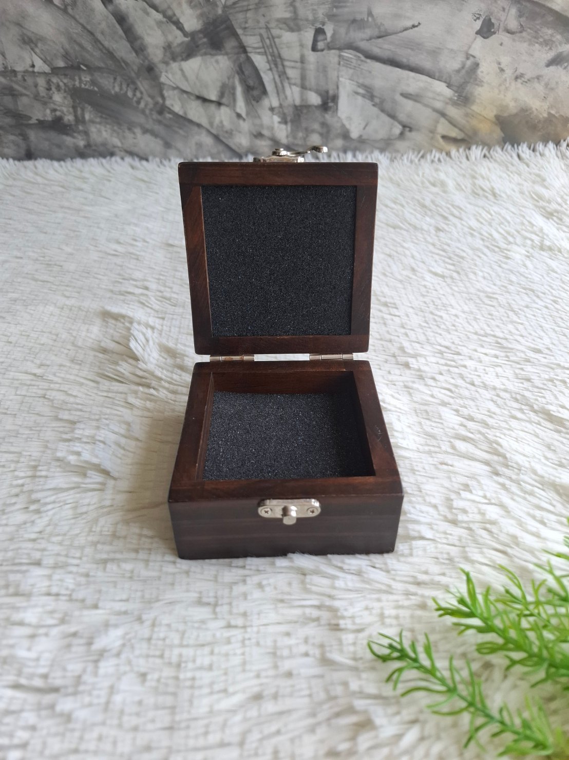 กล่องไม้สนฝาล็อคสัวอลนัท