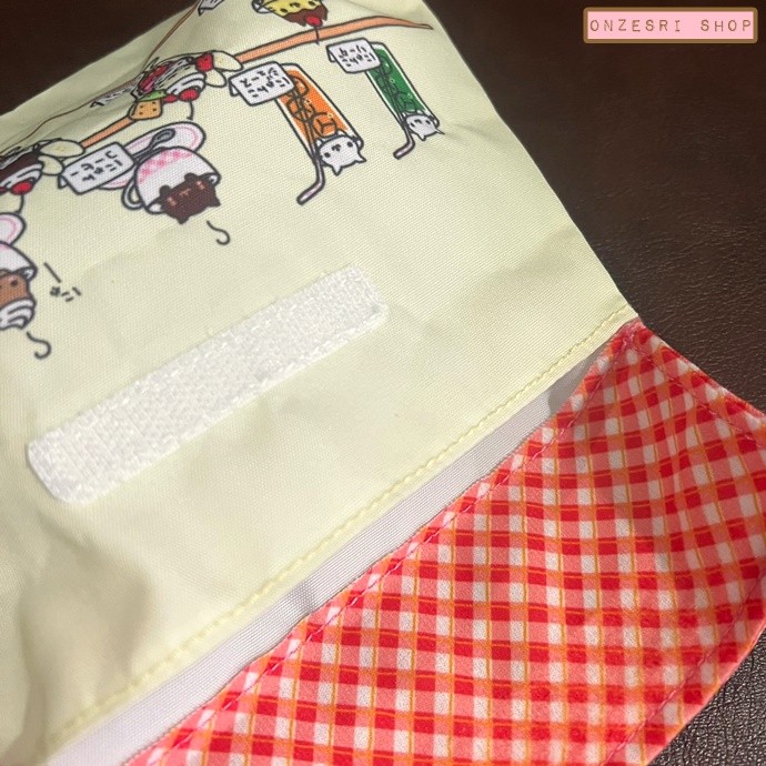 กระเป๋า San-X All Stars Sweets! Pouch Collection แบบ Nyan Nyan Nyanko ทำจากผ้า มีตีนตุ๊กแกปิดเปิดกระเป๋า ขนาด ปากกระเป๋ายาว 16 ซม. ด้านล่างกว้าง 22 ซม. สูง 14 ซม.