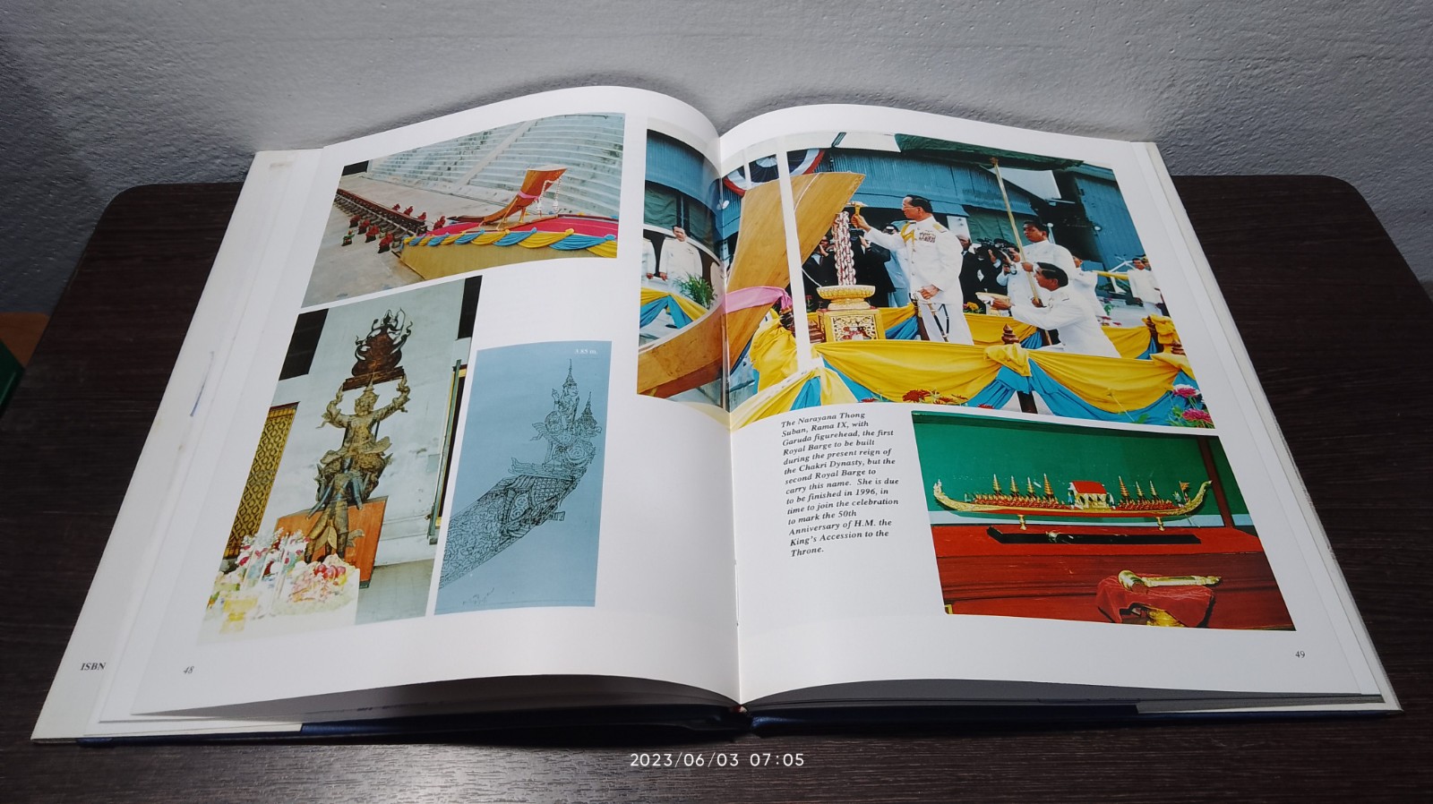 Royal Barges (มีตราห้องสมุด)