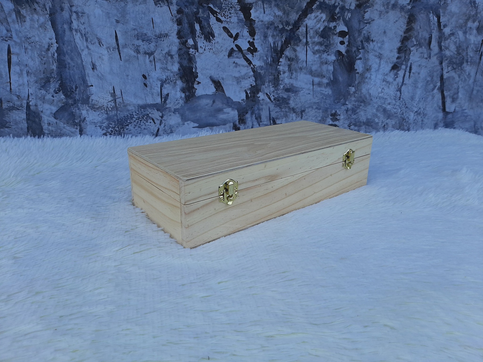 กล่องไม้สนฝาล๊อค บุผ้า