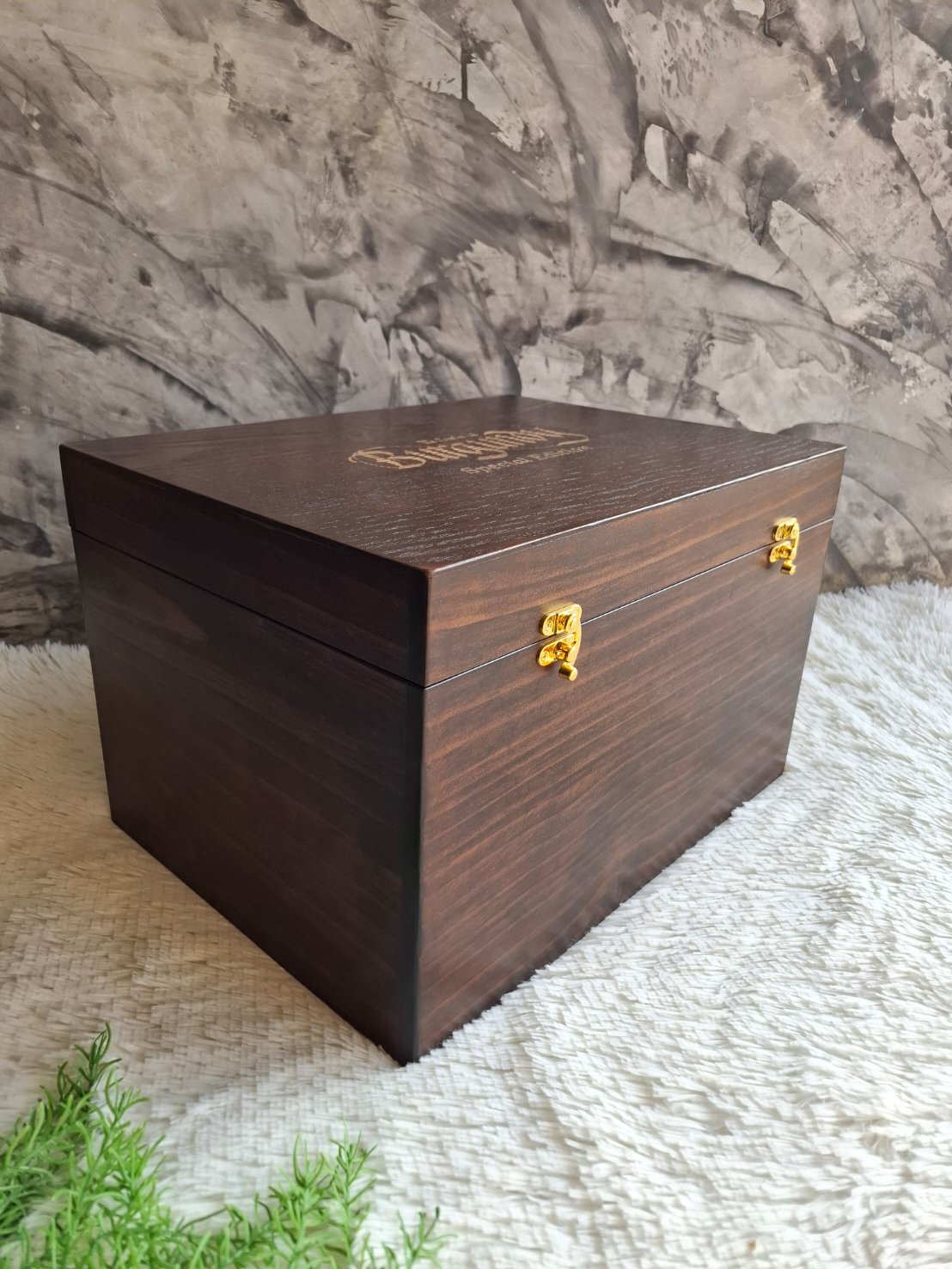 กล่องไม้สนฝาล็อค