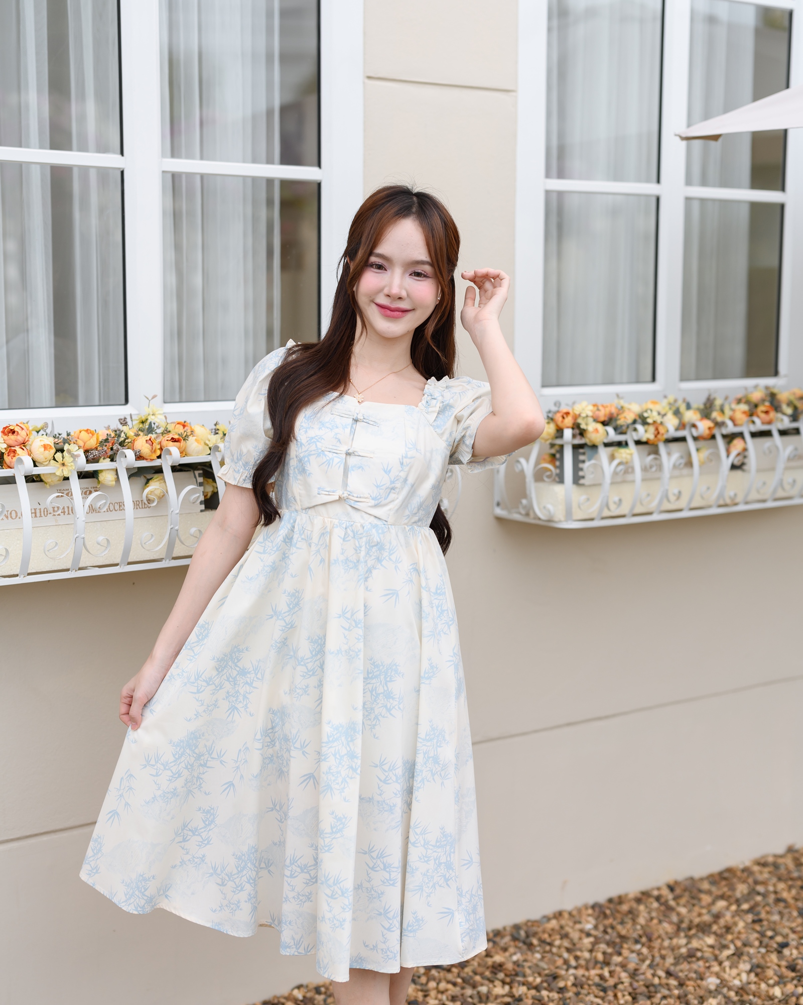 Ellie Leaves Dress เดรสกระดุมจีนลายใบไม้สีฟ้าบนพื้นสีครีม