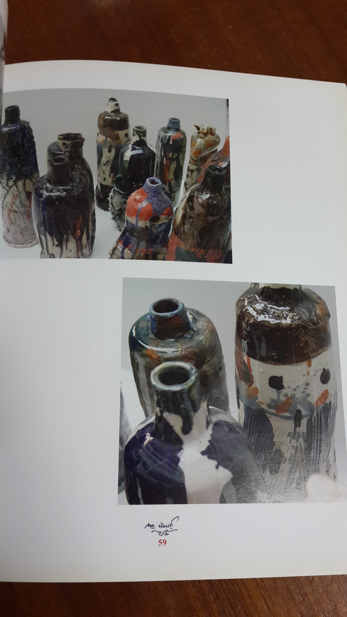 หนังสือนิทรรศการศิลปะเครื่องปั้นดินเผา เชิดชูเกียรติศิลปินแห่งชาติ ดร.กมล ทัศนาญชลี ในวาระอายุครบ 65 ปี