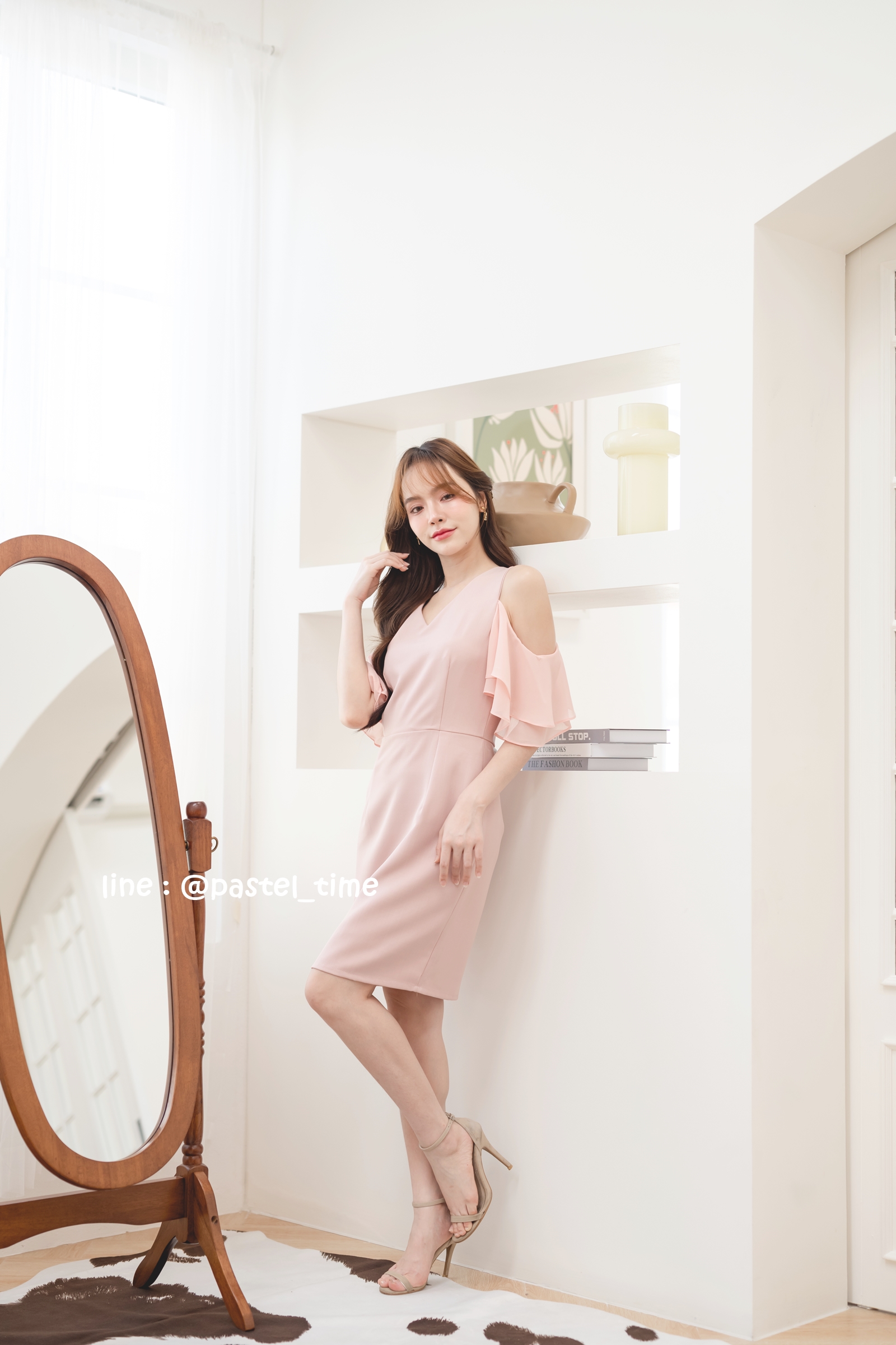 Vela off-shoulder dress : สีชมพู