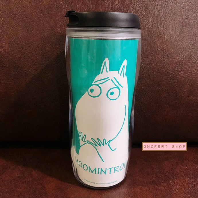 แก้ว tumbler ลาย Moomin สีเขียว จากญี่ปุ่น เป็นแก้ว 2 ชั้น ตรงลายเป็นกระดาษอยู่ชั้นด้านใน ทนความร้อนได้ 80 องศา / ทนความเย็น -5 องศา ขนาด 7 x 18.5 ซม.